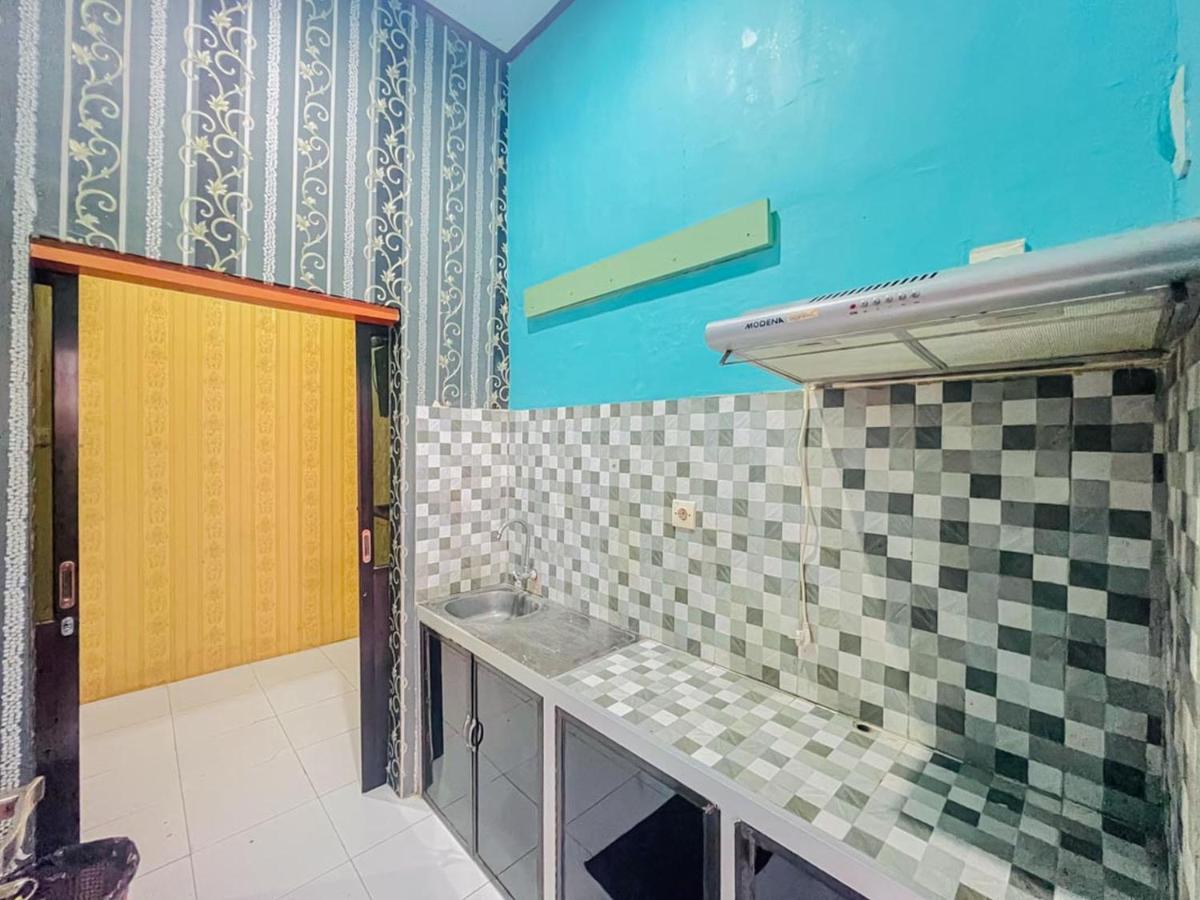 Reddoorz Near Sunrise Mall Mojokerto Екстериор снимка