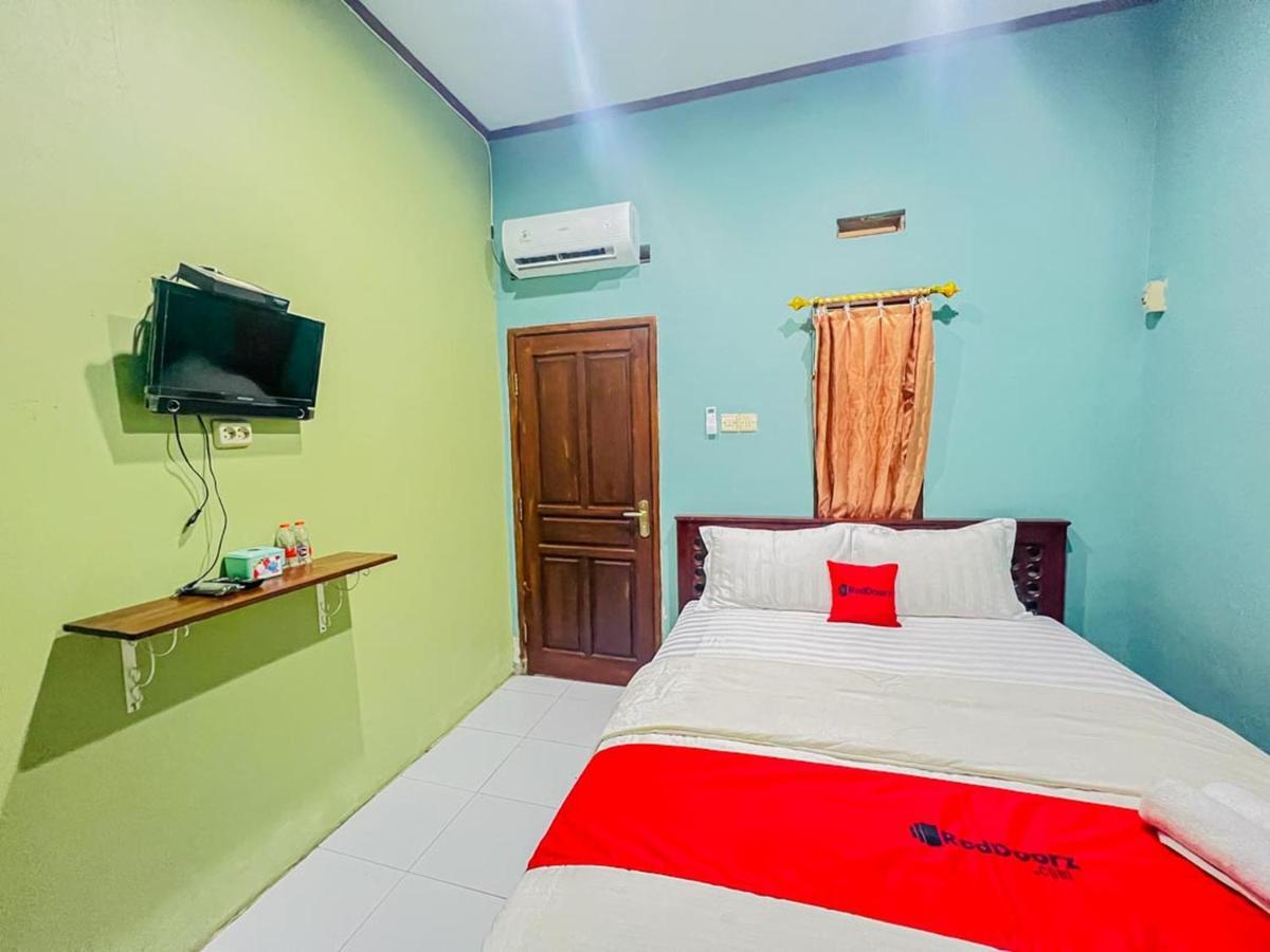Reddoorz Near Sunrise Mall Mojokerto Екстериор снимка