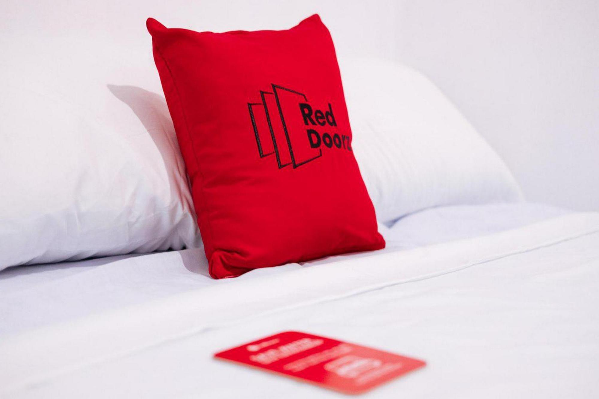 Reddoorz Near Sunrise Mall Mojokerto Екстериор снимка