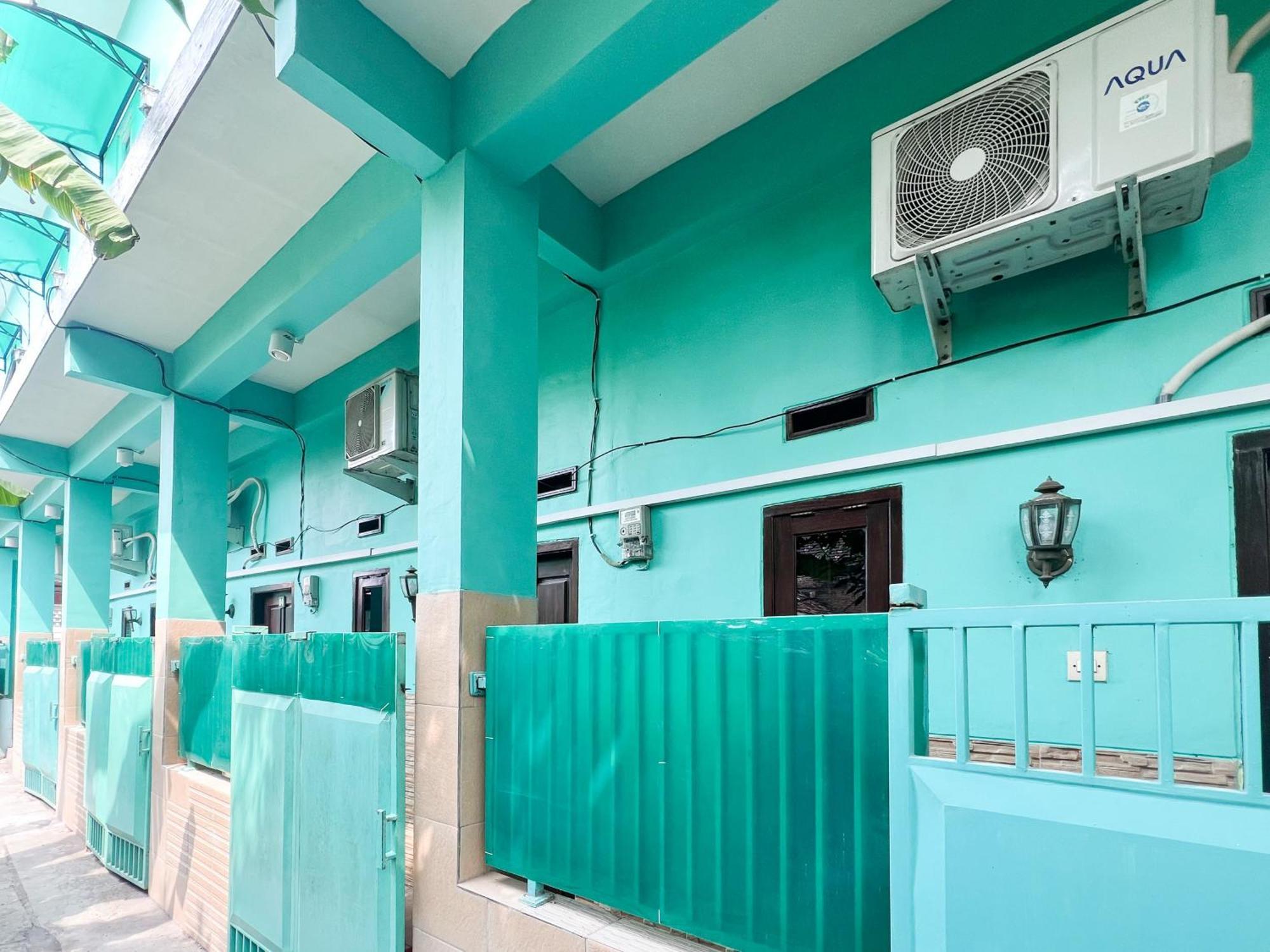 Reddoorz Near Sunrise Mall Mojokerto Екстериор снимка
