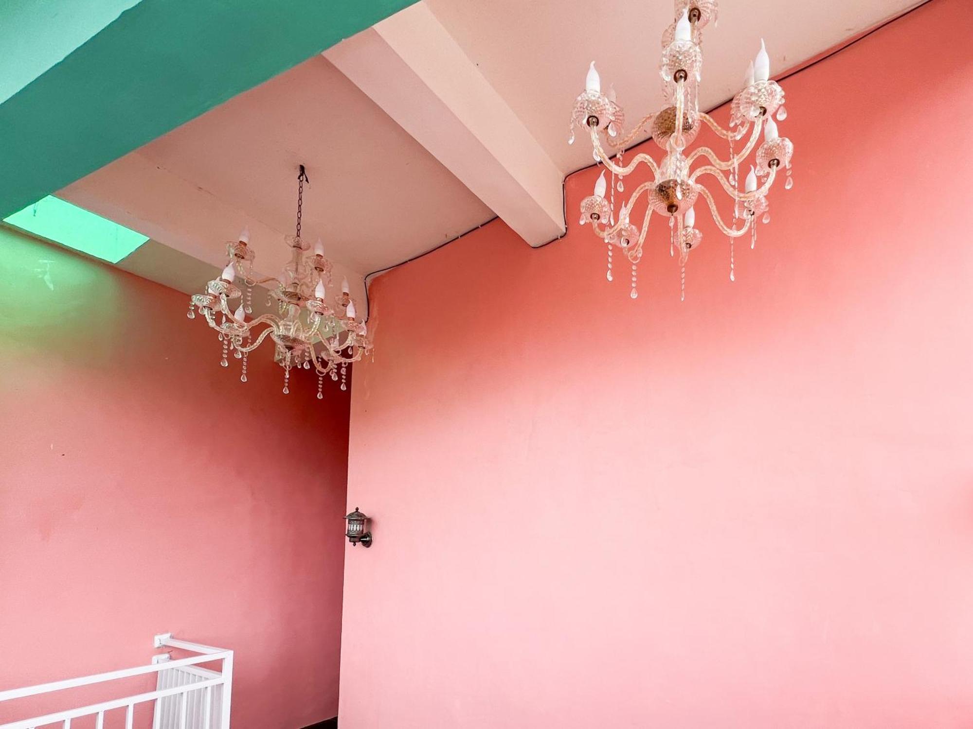 Reddoorz Near Sunrise Mall Mojokerto Екстериор снимка