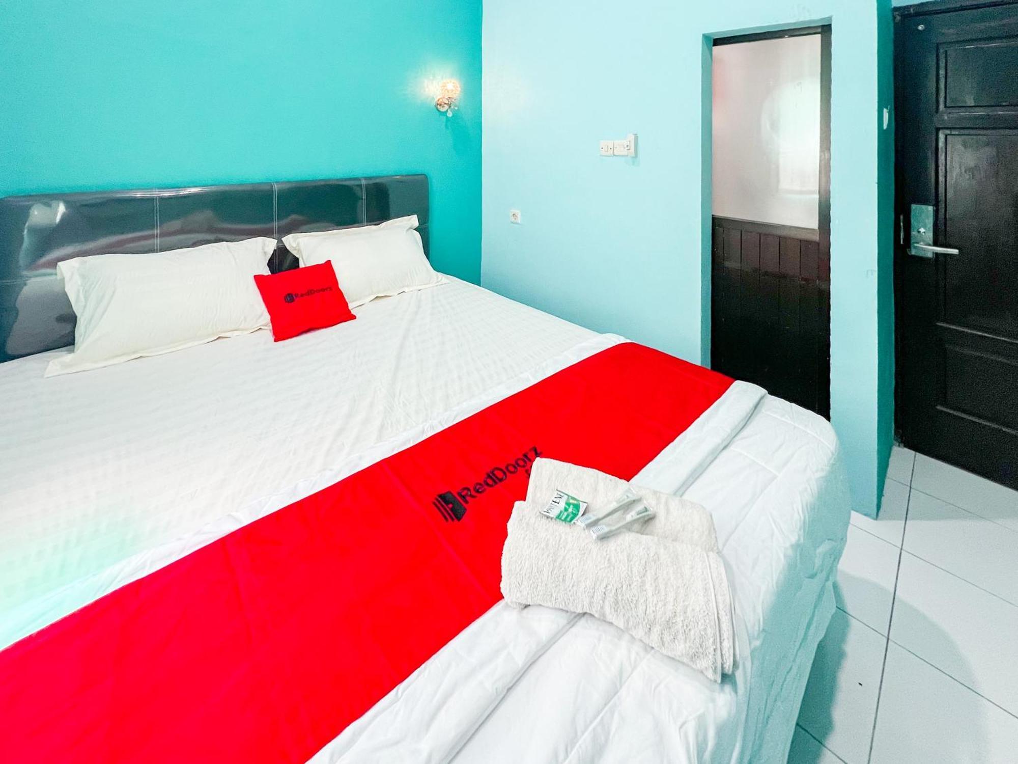 Reddoorz Near Sunrise Mall Mojokerto Екстериор снимка