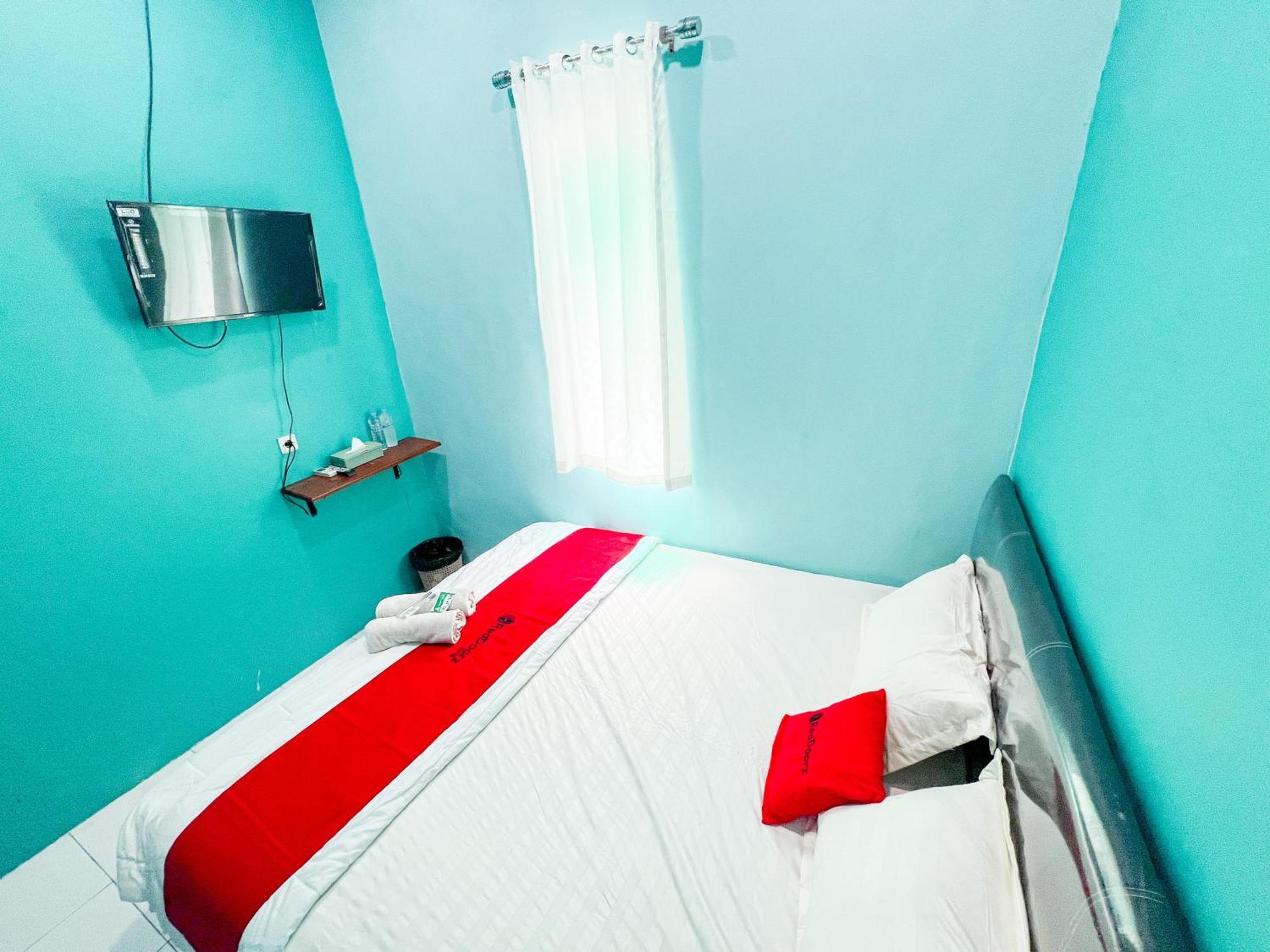 Reddoorz Near Sunrise Mall Mojokerto Екстериор снимка
