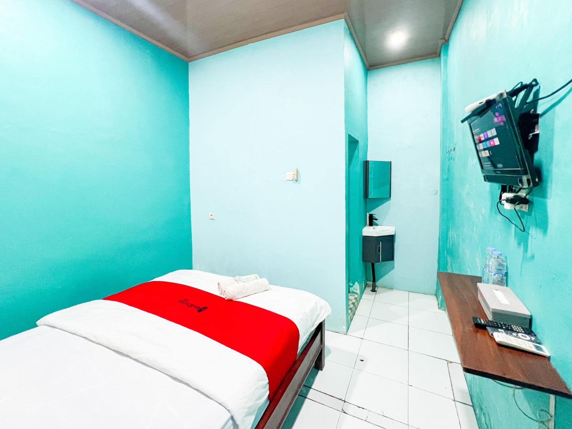 Reddoorz Near Sunrise Mall Mojokerto Екстериор снимка