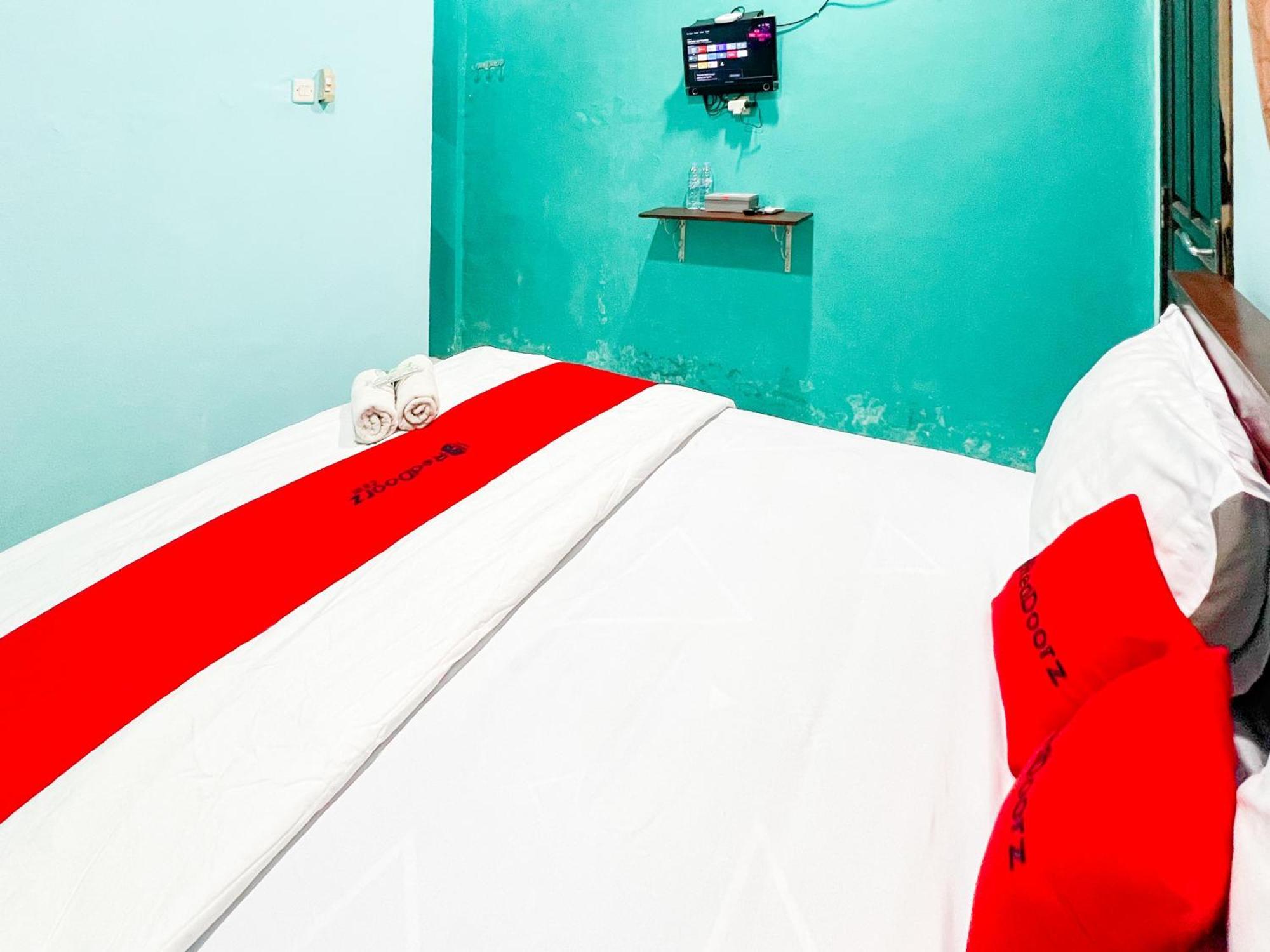 Reddoorz Near Sunrise Mall Mojokerto Екстериор снимка