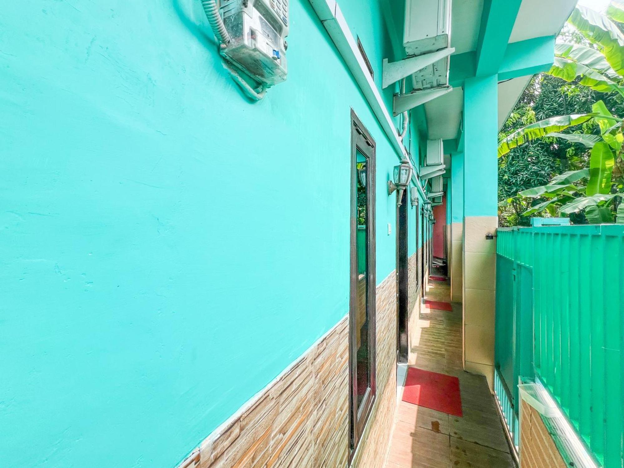 Reddoorz Near Sunrise Mall Mojokerto Екстериор снимка