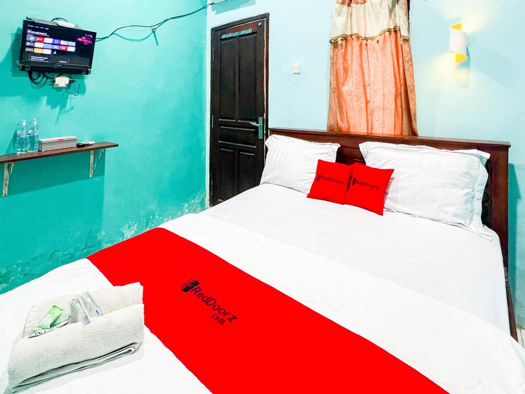 Reddoorz Near Sunrise Mall Mojokerto Екстериор снимка